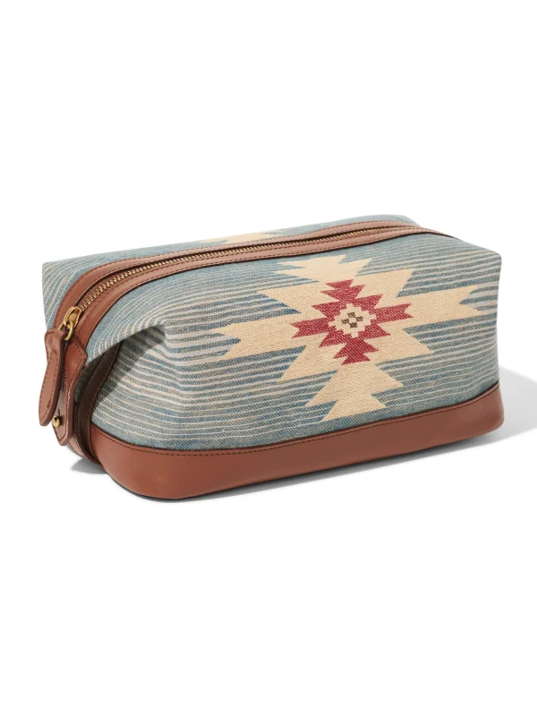 Doug Good Feather Dopp Kit - Nescove