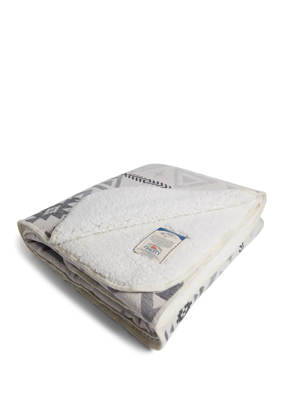 Doug Good Feather Recycled High Pile Fleece Blanket - Ivory North Star